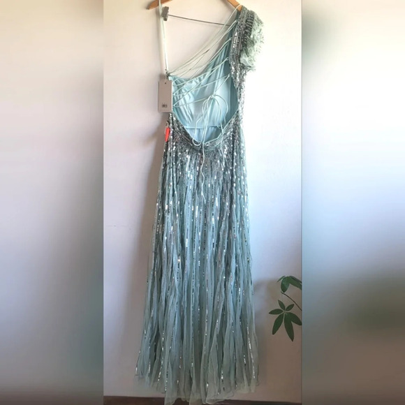 Mac Duggal, Sequined One Shoulder Flutter Sleeve Gown, Pistachio, Size 10,‎ NWT - Picture 6 of 14